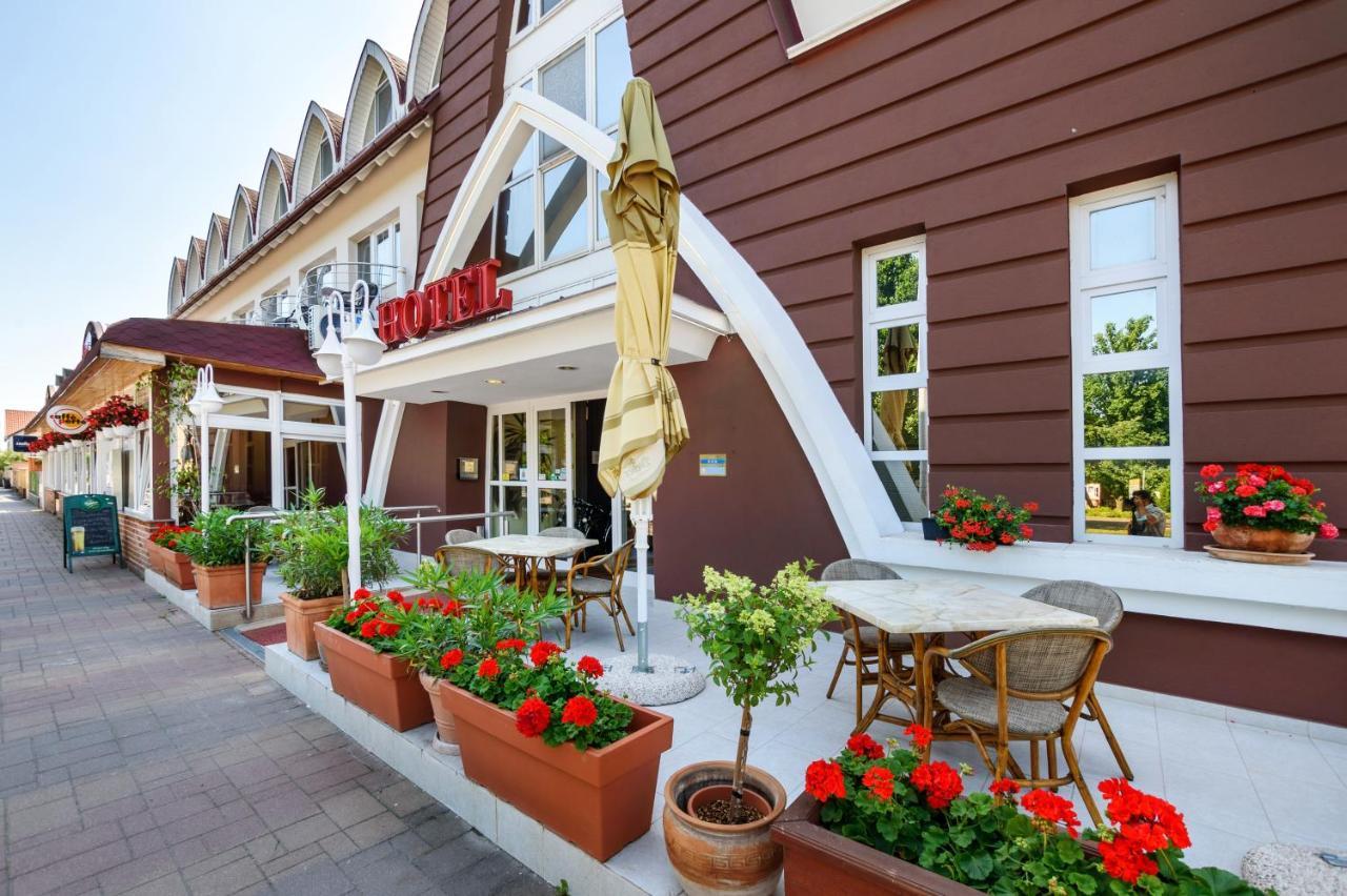 Hotel Négy Évszak Superior Hajdúszoboszló Kültér fotó