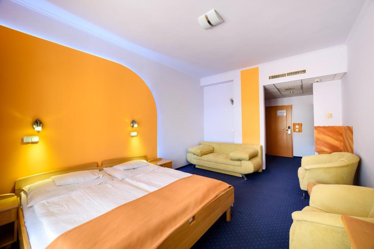 Hotel Négy Évszak Superior Hajdúszoboszló Kültér fotó